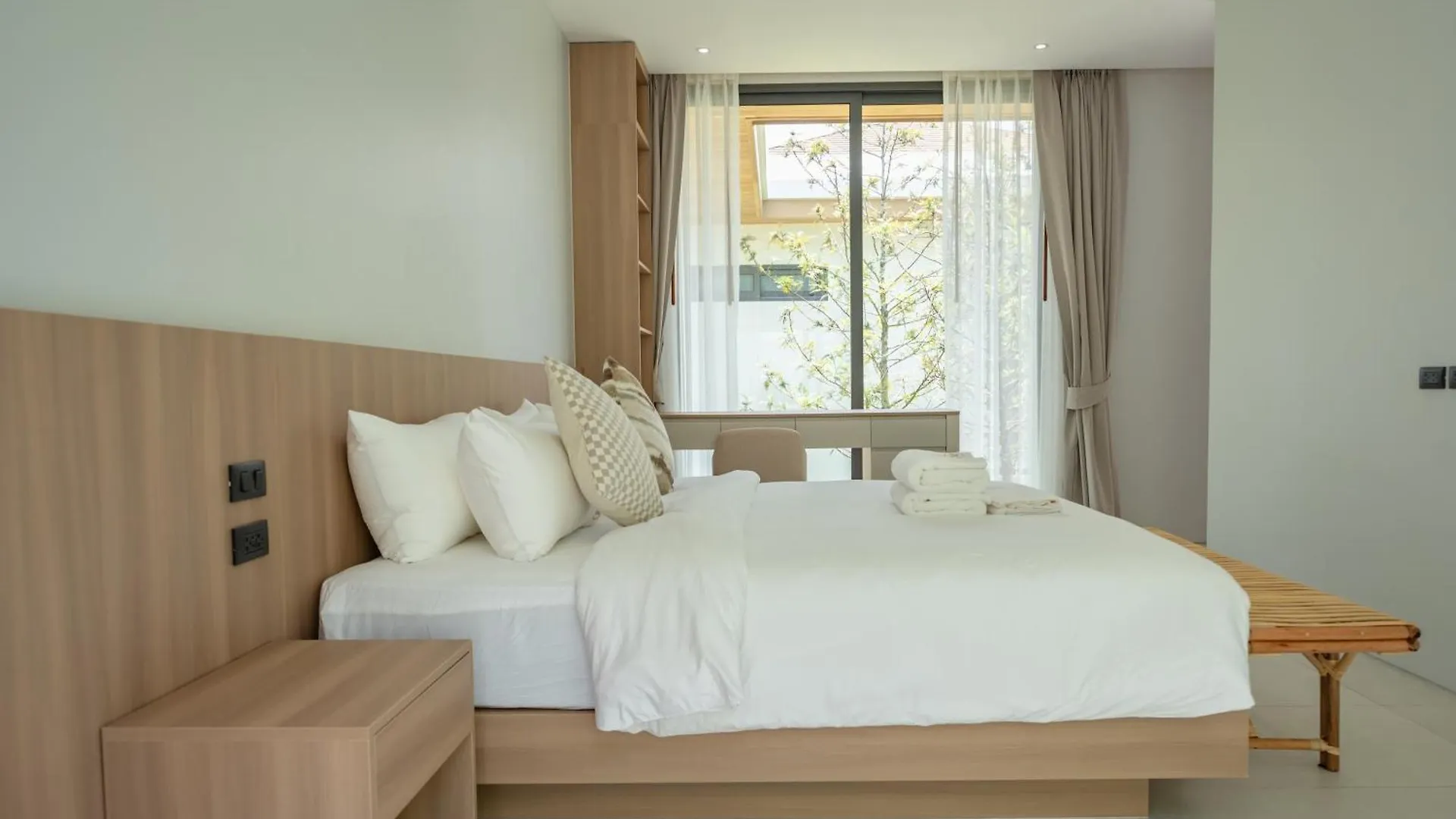 Mouana Breeze Mai Khao Vip 4-Bedroom Pool Villa 9913 0*,