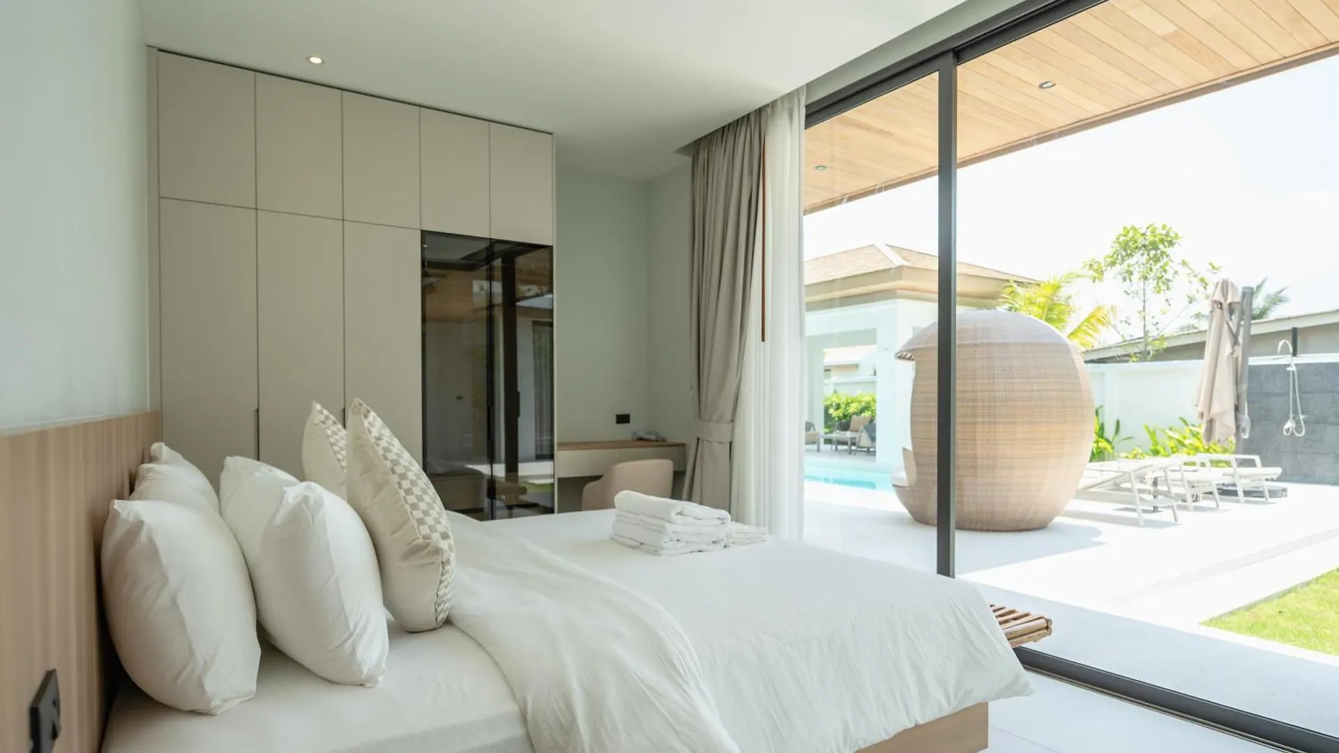 Mouana Breeze Mai Khao Vip 4-Bedroom Pool Villa 9913 0*,  Ταϊλάνδη